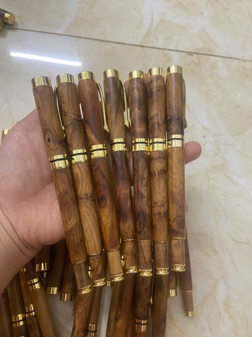 Bút Gỗ Thơm Bách Diệp Siêu Thơm Phù Hợp Quà Tặng cô